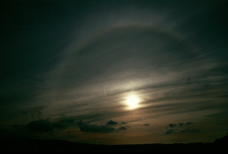 cirrostratus_undulatus_grand.jpg