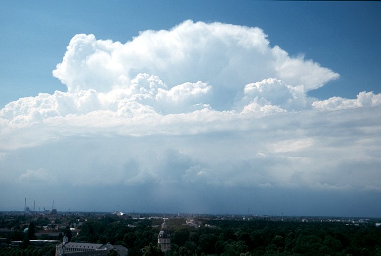 cumulonimbus_capillatus_grand.jpg